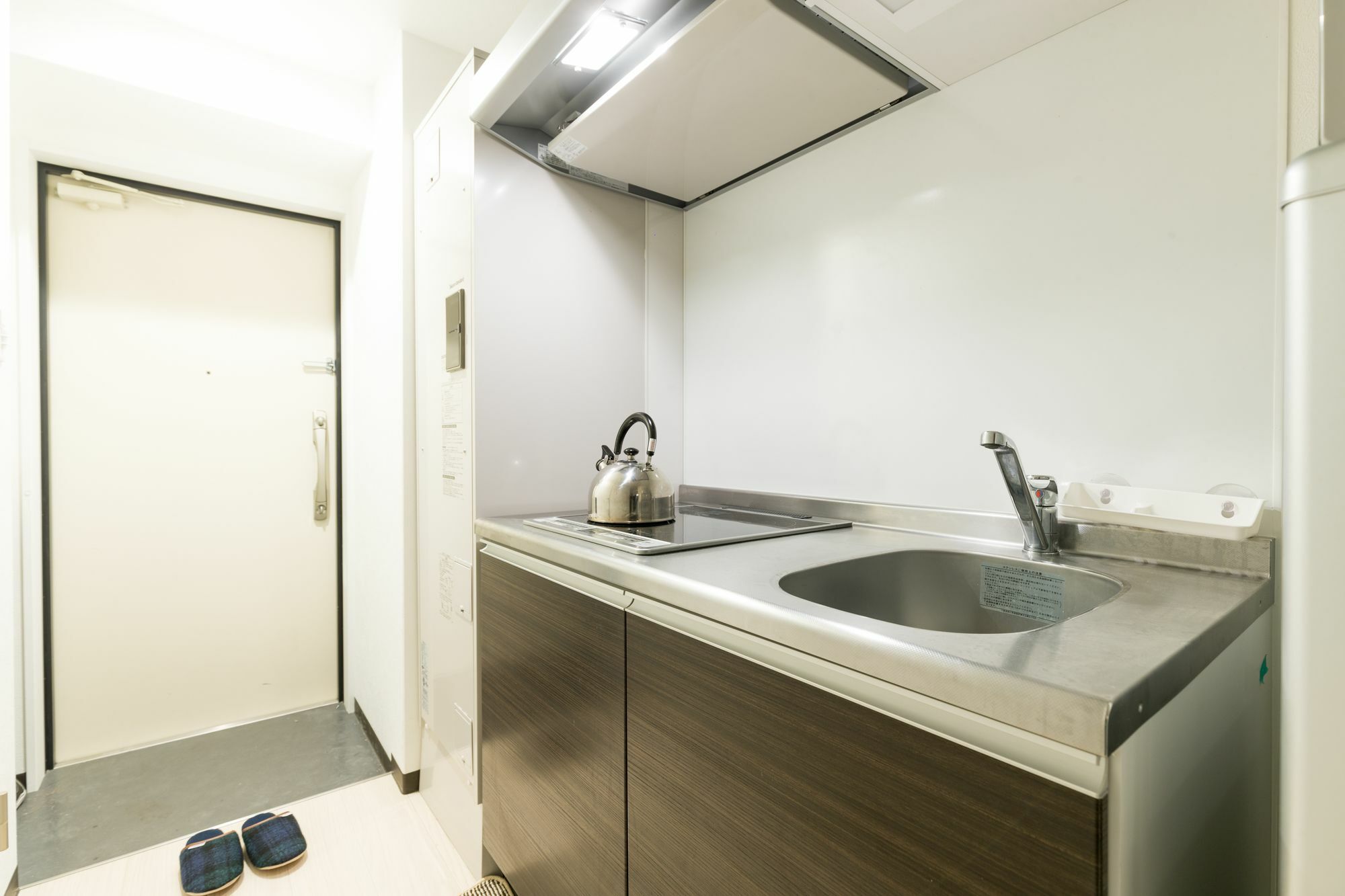 Uro Apartment Osaka Exteriör bild
